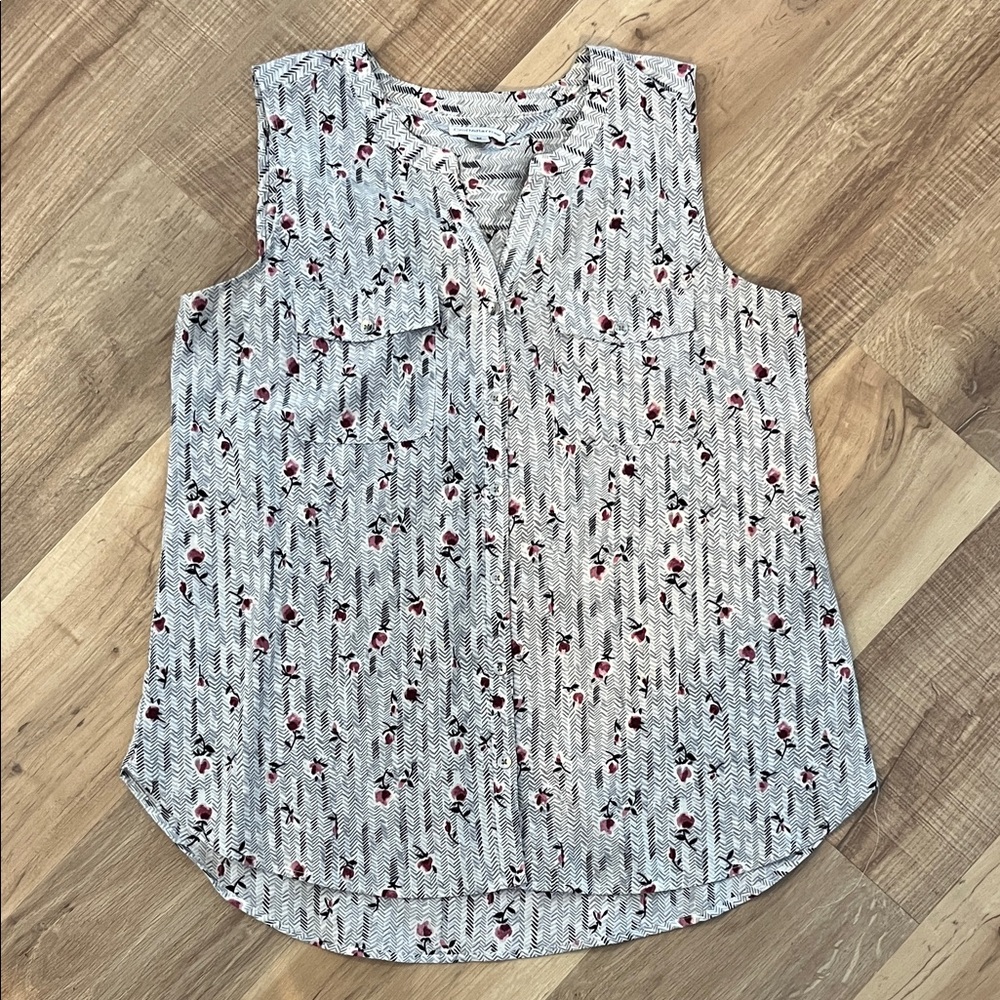 Croft & Barrow Gray Floral Sleeveless Blouse